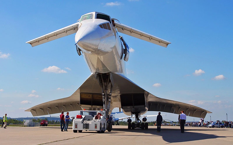 Ту-144 — советский сверхзвуковой пассажирский самолет.