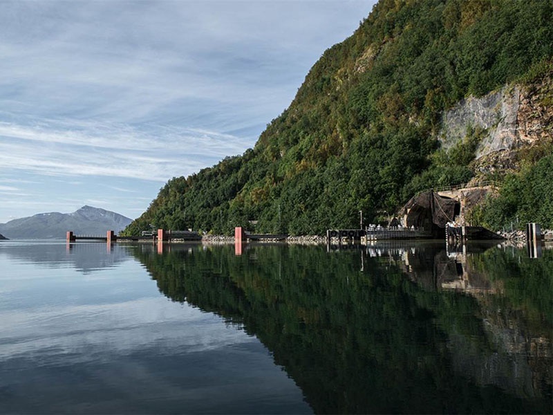 Норвежская база подводных лодок Олавсверн находится в непосредственной близости от выхода из Баренцева моря.