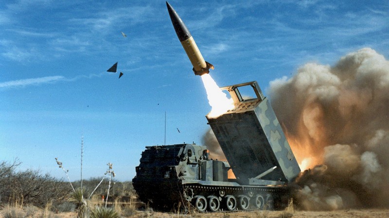 Система залпового огня MGM-140 ATACMS (Army Tactical Missile System).